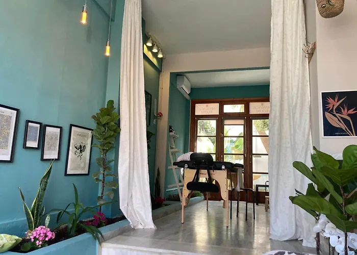 Tree Of Life Art Hotel