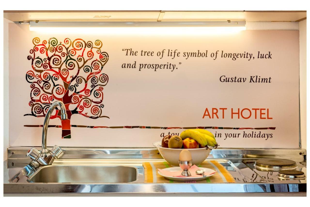 Hotel apartamentowy Tree Of Life Art